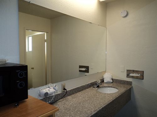 ميدفورد Pine Tree Inn المظهر الخارجي الصورة